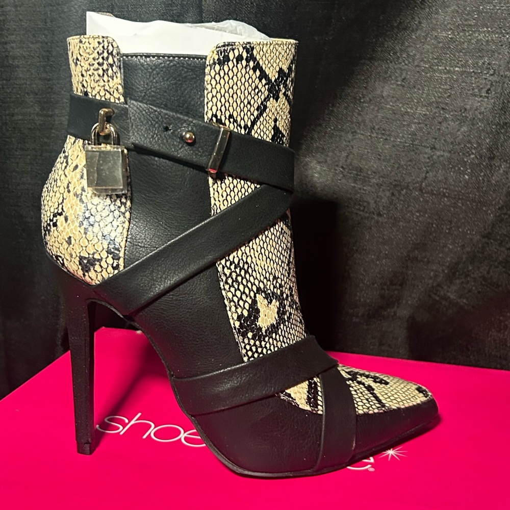 Danni Booties